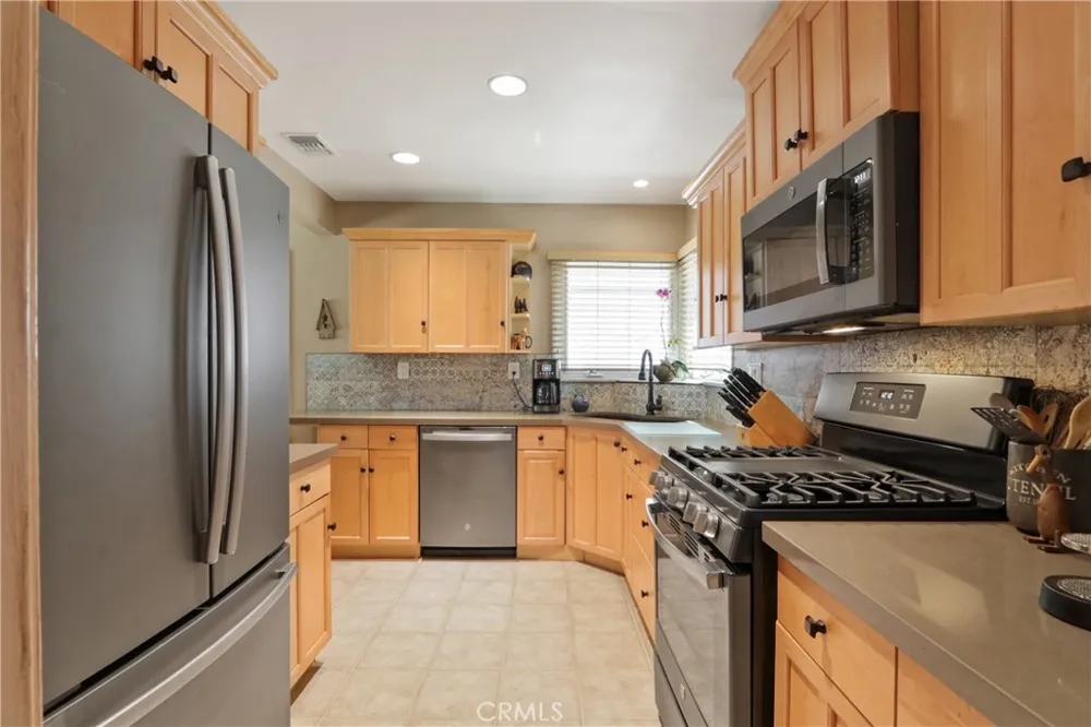 808 W 33rd Long Beach, CA 90806