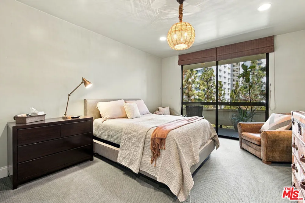 2132 Century Park Lane #209 Los Angeles, CA 90067