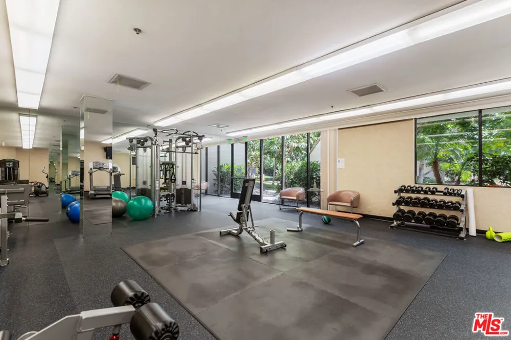 2132 Century Park Lane #209 Los Angeles, CA 90067