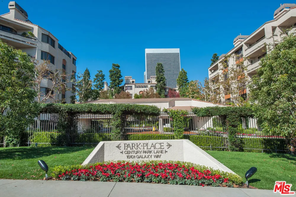 2132 Century Park Lane #209 Los Angeles, CA 90067