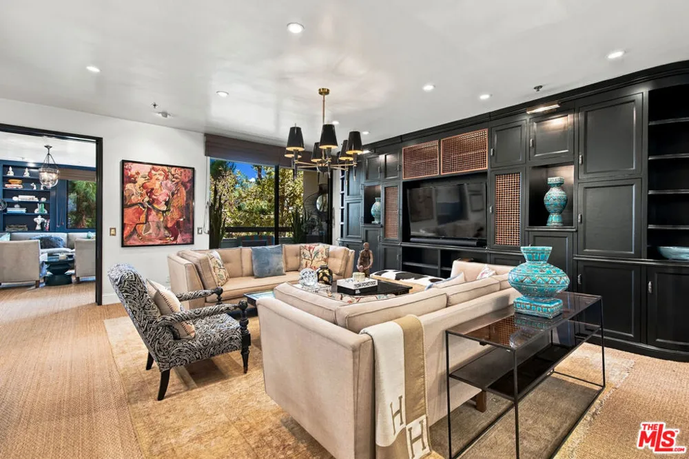2132 Century Park Lane #209 Los Angeles, CA 90067