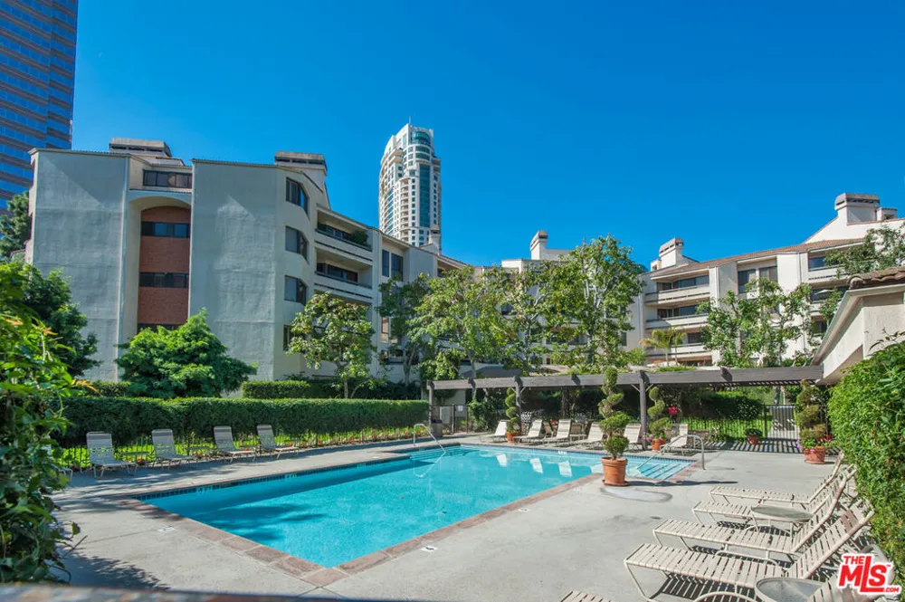 2132 Century Park Lane #209 Los Angeles, CA 90067