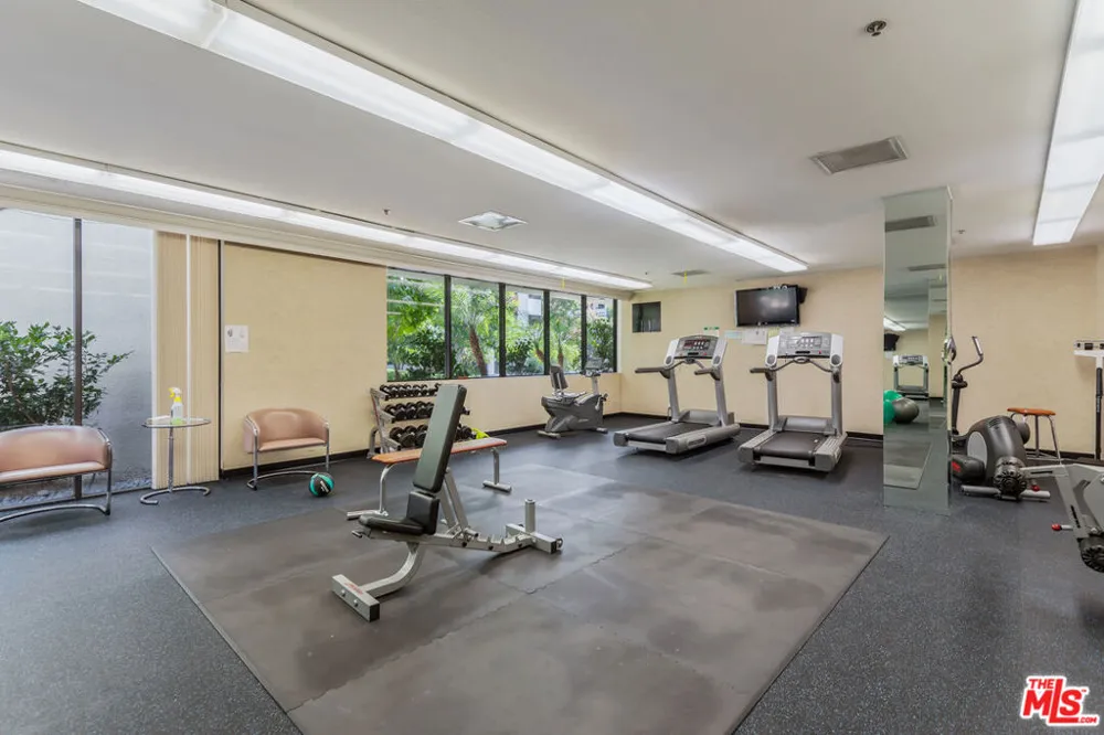 2132 Century Park Lane #209 Los Angeles, CA 90067