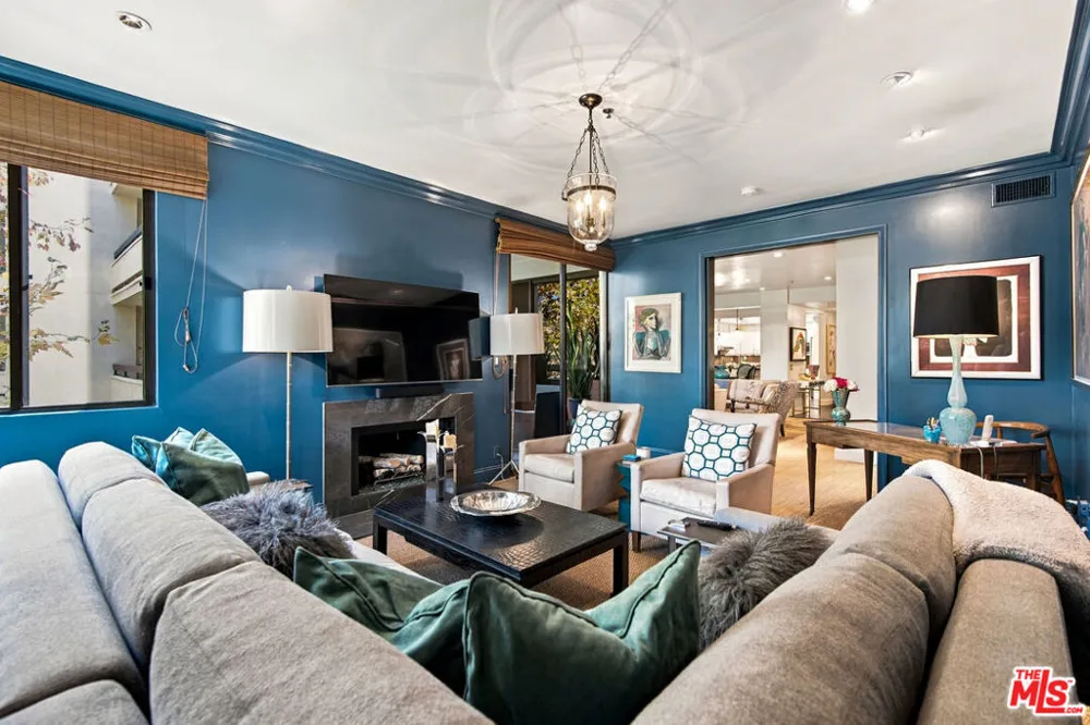 2132 Century Park Lane #209 Los Angeles, CA 90067