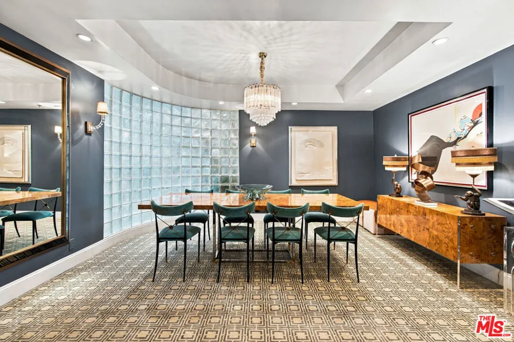 2132 Century Park Lane #209 Los Angeles, CA 90067