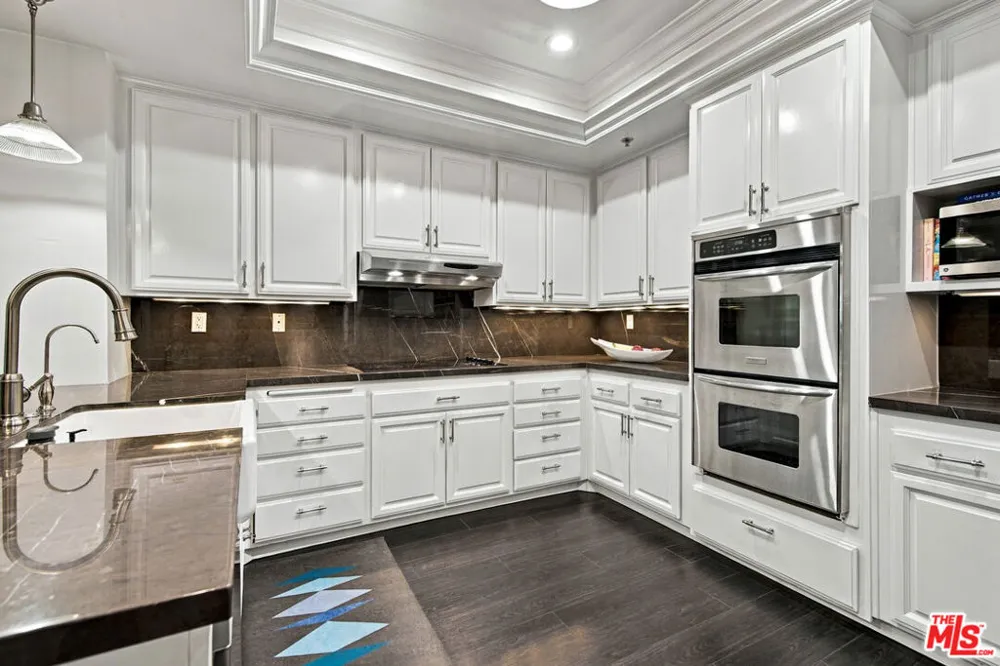 2132 Century Park Lane #209 Los Angeles, CA 90067
