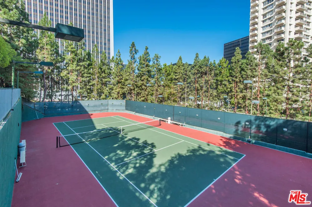 2132 Century Park Lane #209 Los Angeles, CA 90067