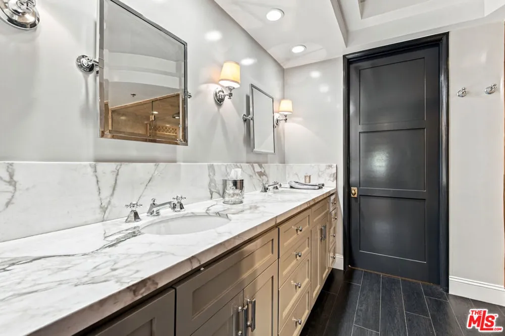2132 Century Park Lane #209 Los Angeles, CA 90067