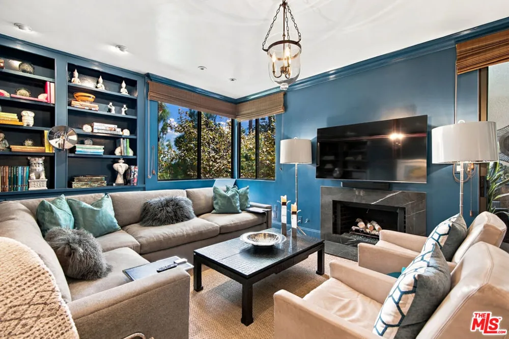 2132 Century Park Lane #209 Los Angeles, CA 90067