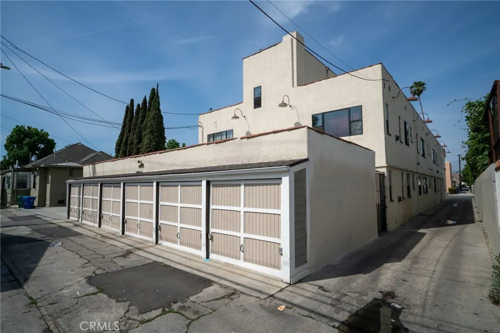 820 Cedar Avenue Long Beach, CA 90813