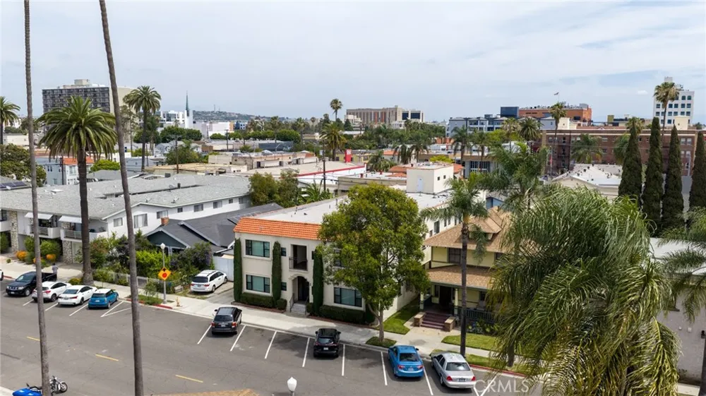 820 Cedar Avenue Long Beach, CA 90813