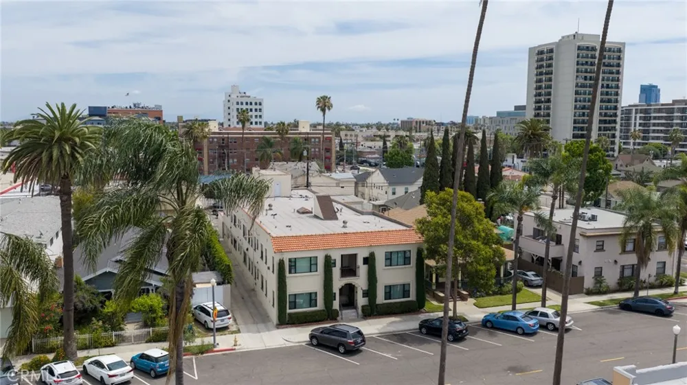 820 Cedar Avenue Long Beach, CA 90813