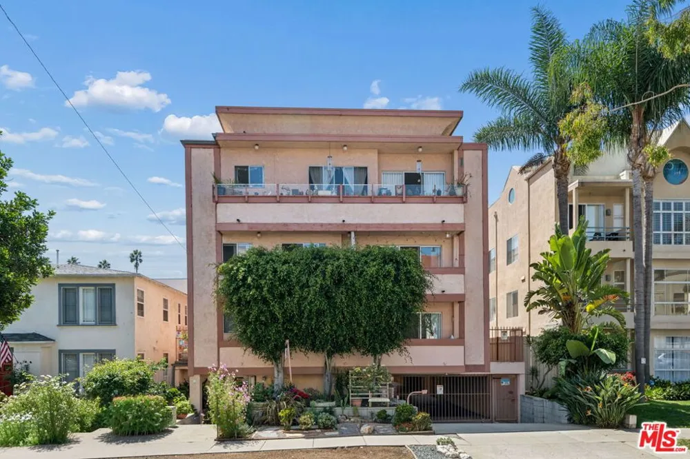 1028 7TH STREET #102 Santa Monica, CA 90403