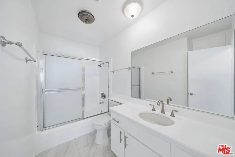 1028 7TH STREET #102 Santa Monica, CA 90403