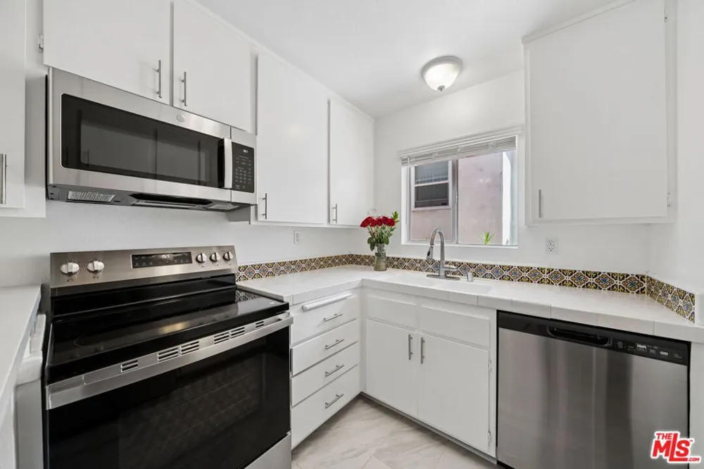 1028 7TH STREET #102 Santa Monica, CA 90403