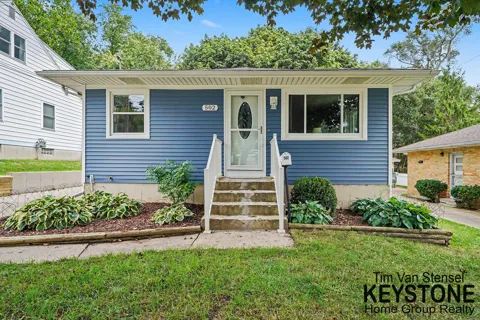 502 Tuttle Avenue NE