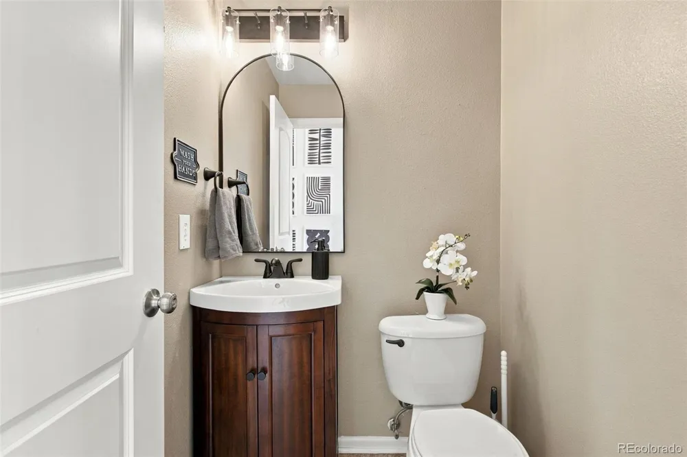 3889 S Kirk Way Aurora, CO 80013