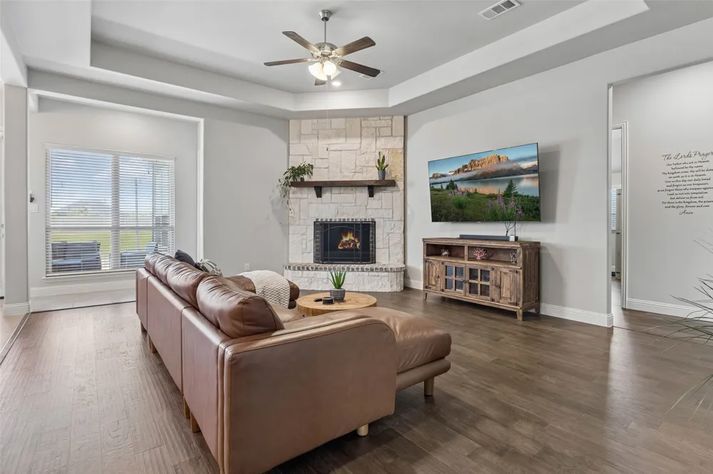 6925 County Road 469 McKinney, TX 75071