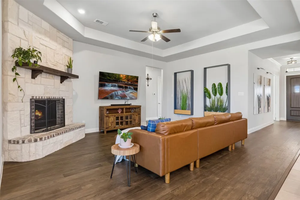6925 County Road 469 McKinney, TX 75071
