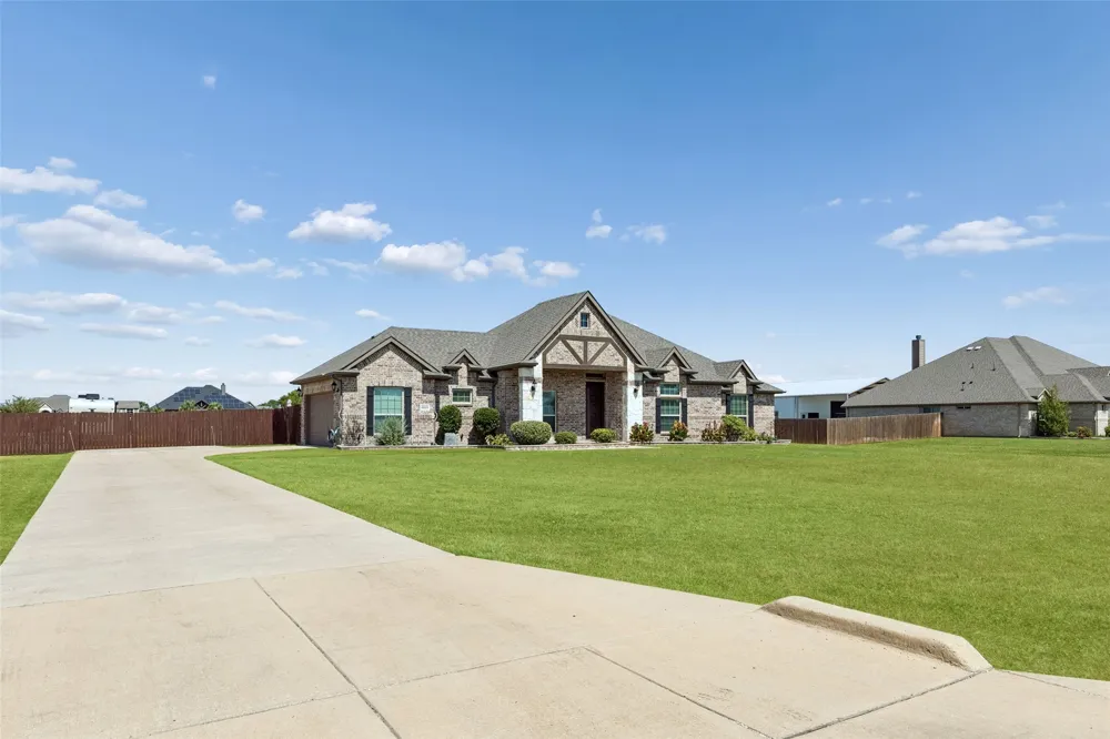 6925 County Road 469 McKinney, TX 75071