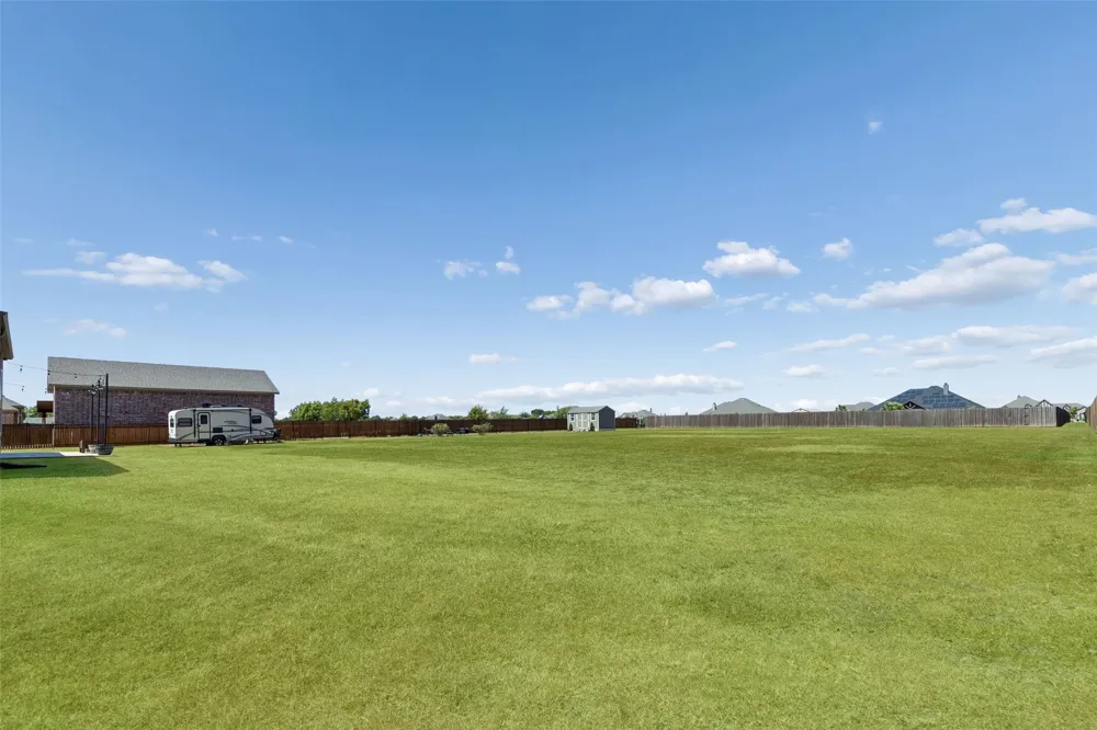 6925 County Road 469 McKinney, TX 75071
