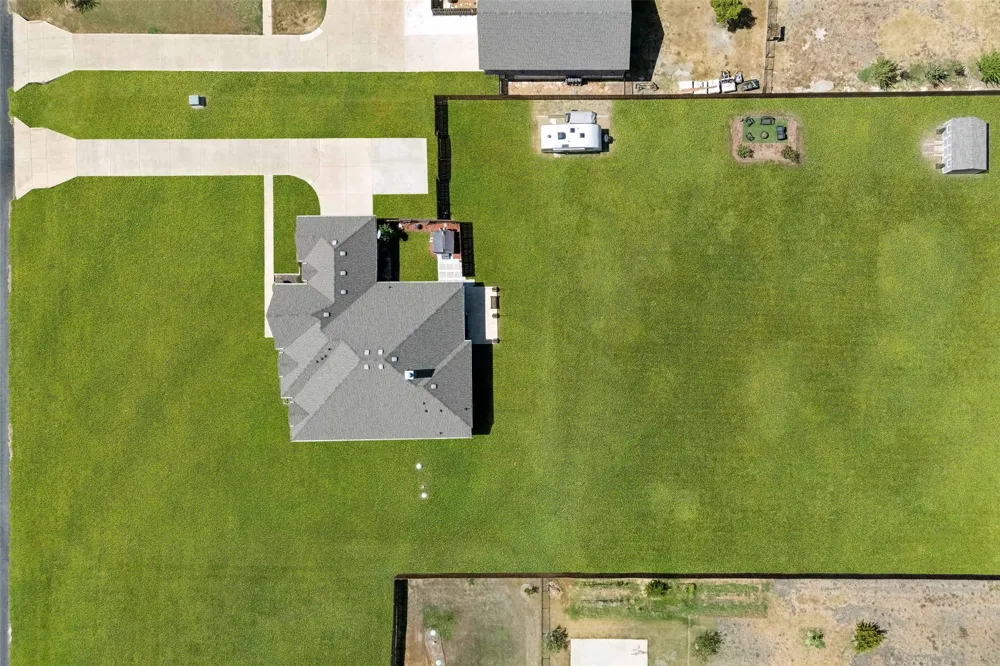 6925 County Road 469 McKinney, TX 75071