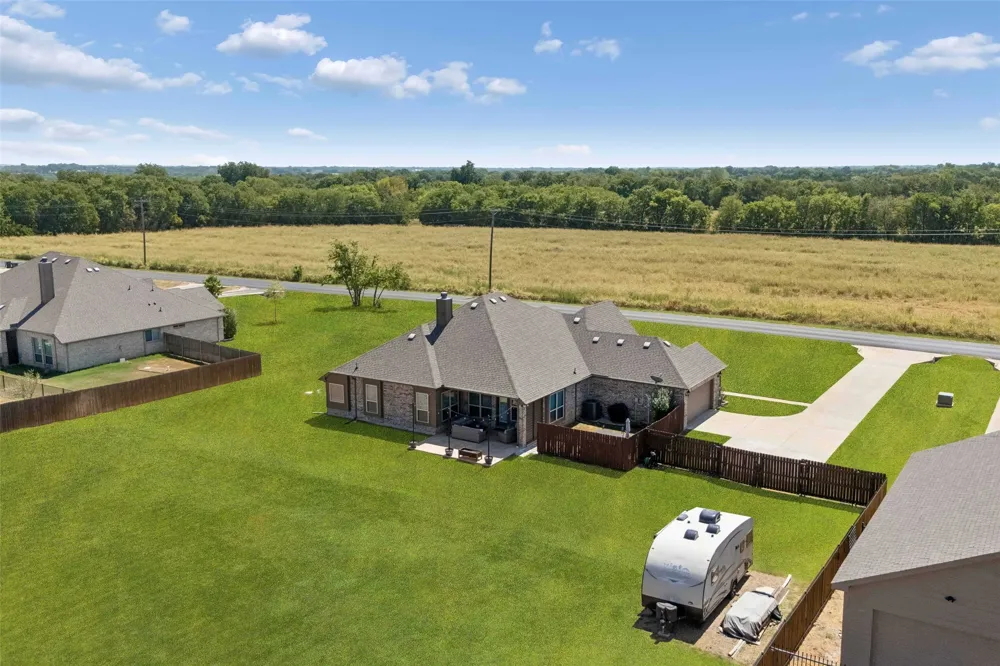 6925 County Road 469 McKinney, TX 75071