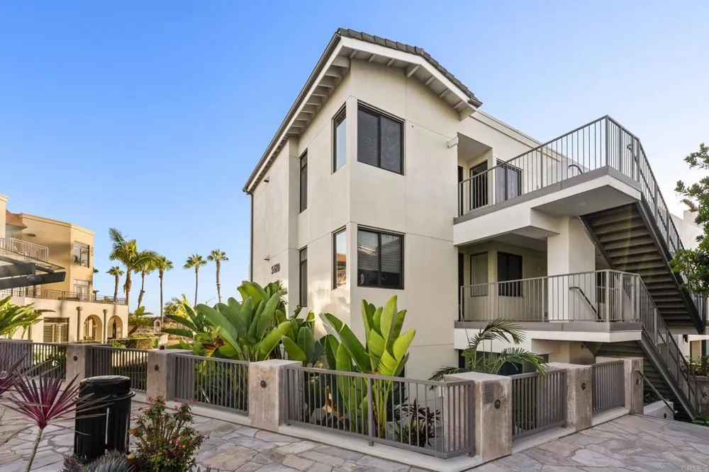 5460 La Jolla Boulevard #G201 San Diego, CA 92037