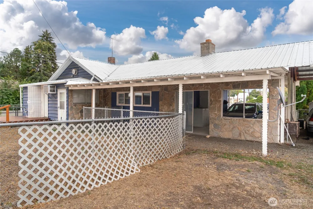 2 S Elm Street Omak, WA 98841