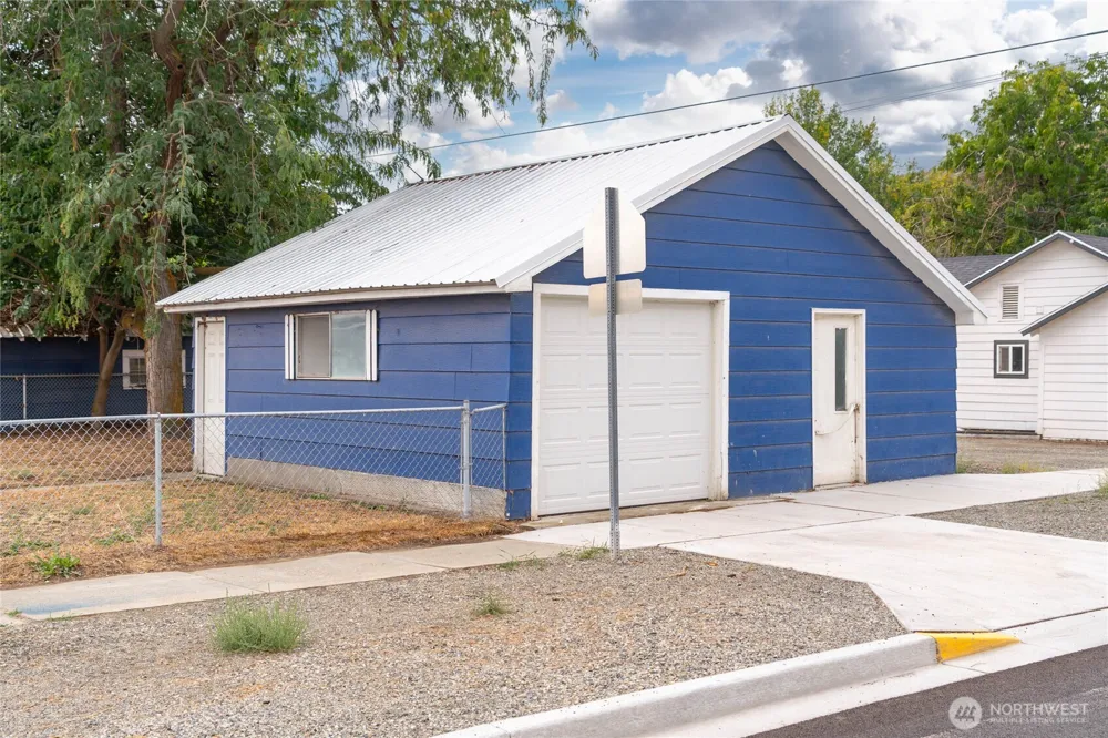 2 S Elm Street Omak, WA 98841