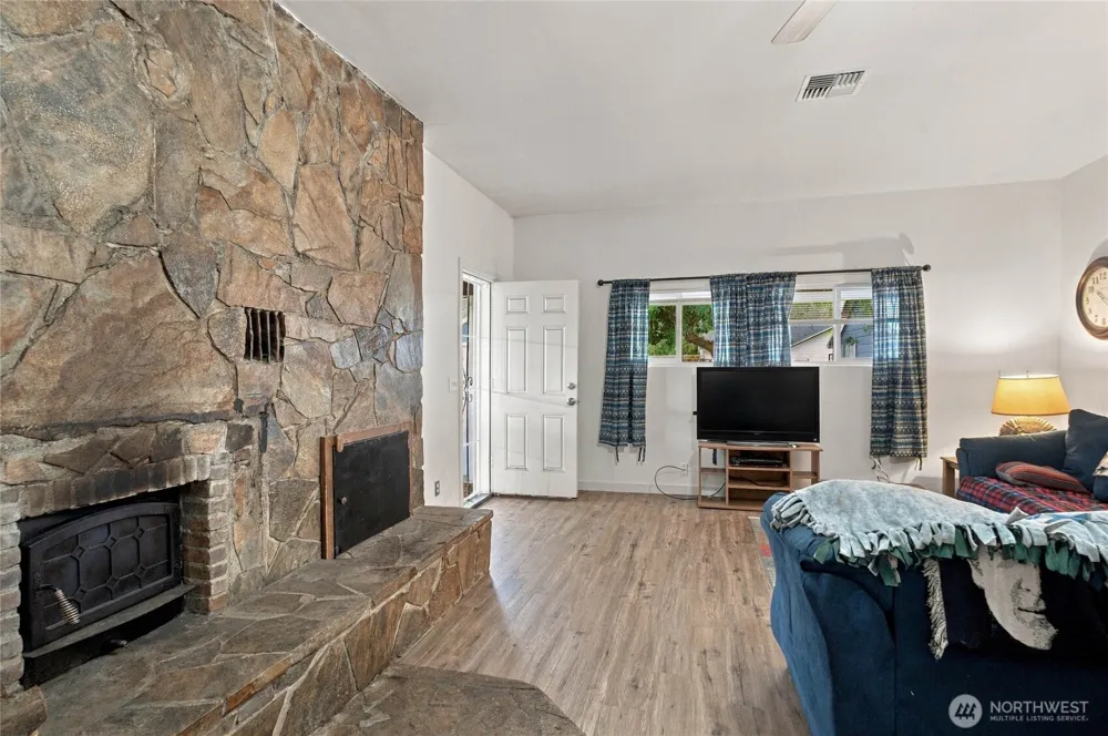 2 S Elm Street Omak, WA 98841