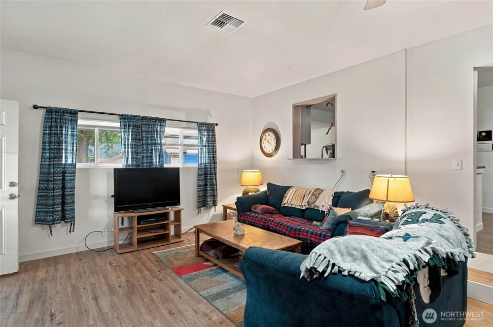2 S Elm Street Omak, WA 98841