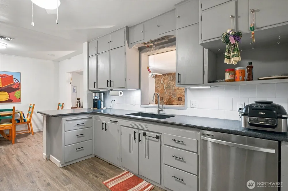 2 S Elm Street Omak, WA 98841
