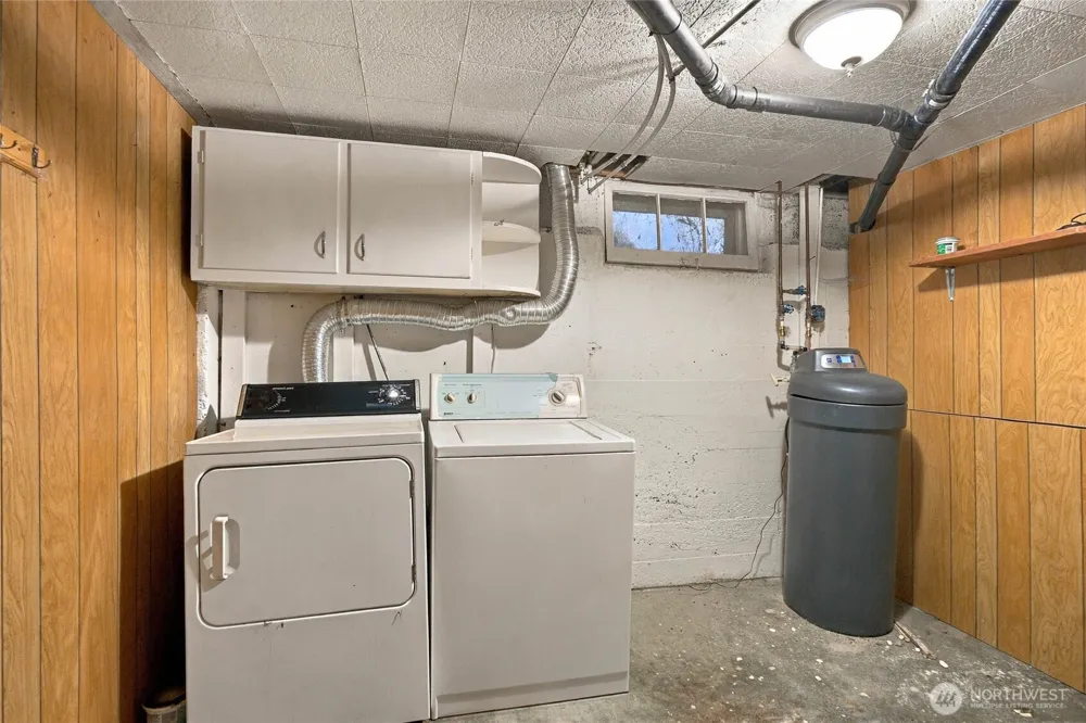 2 S Elm Street Omak, WA 98841
