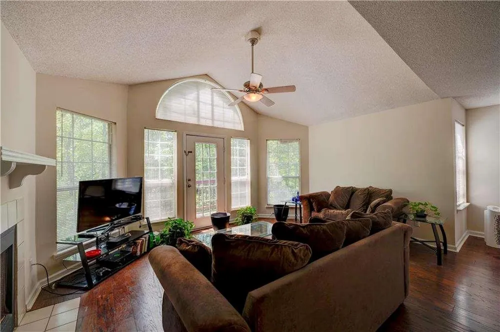 1315 Red Deer Way ## 255 Johns Creek, GA 30022