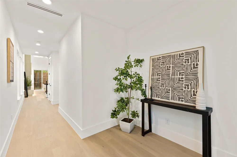 433 Cleaves Street Dallas, TX 75203