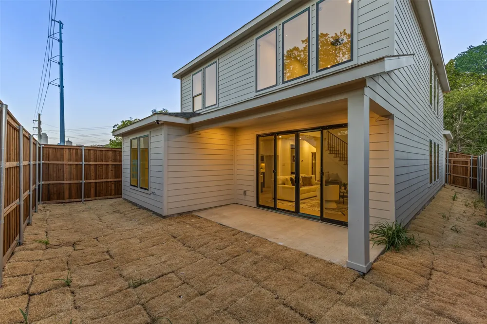 433 Cleaves Street Dallas, TX 75203