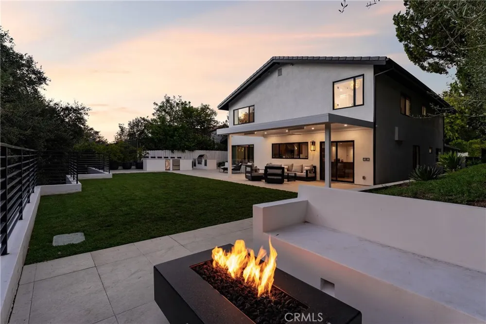 4425 Park Alisal Calabasas, CA 91302