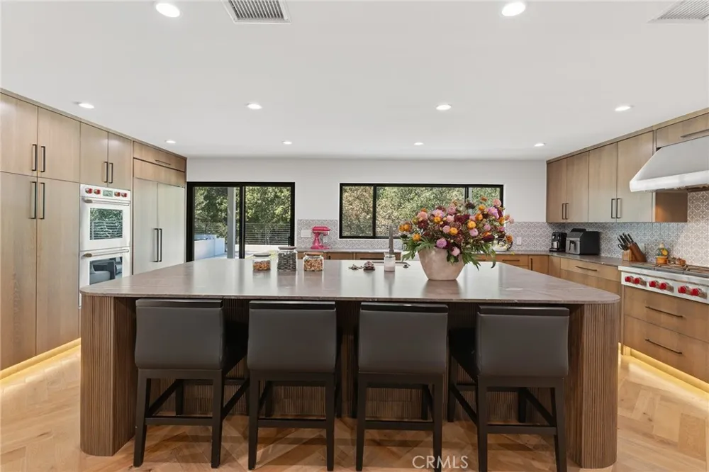 4425 Park Alisal Calabasas, CA 91302