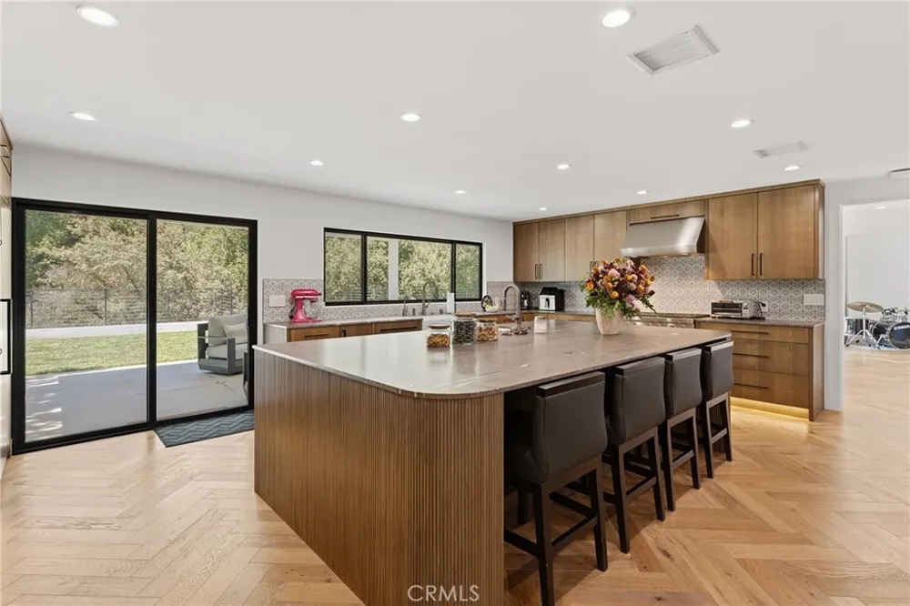4425 Park Alisal Calabasas, CA 91302