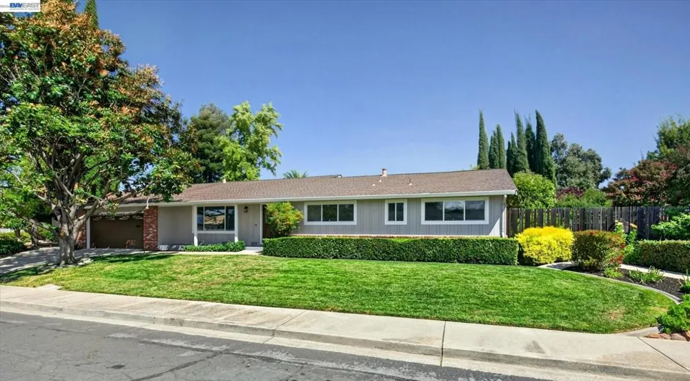 1740 Argonne Dr Concord, CA 94518