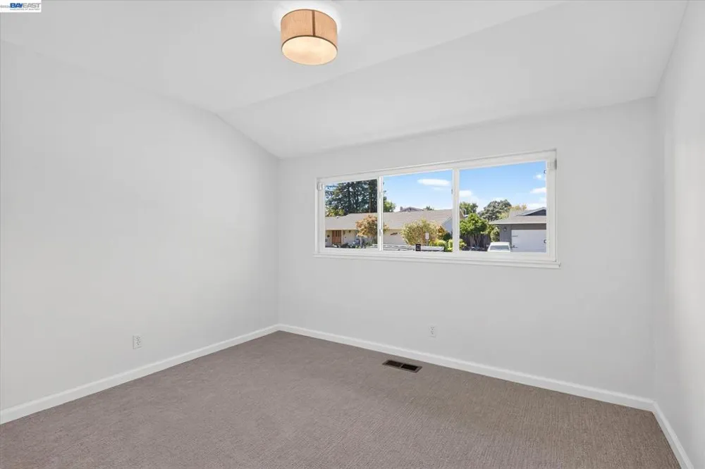 1740 Argonne Dr Concord, CA 94518