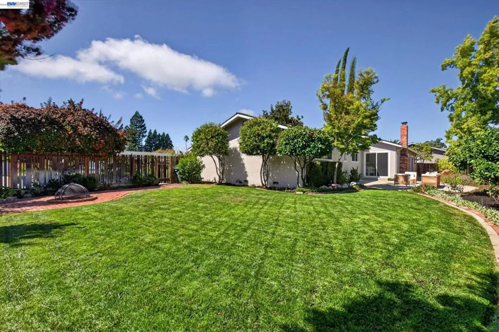 1740 Argonne Dr Concord, CA 94518