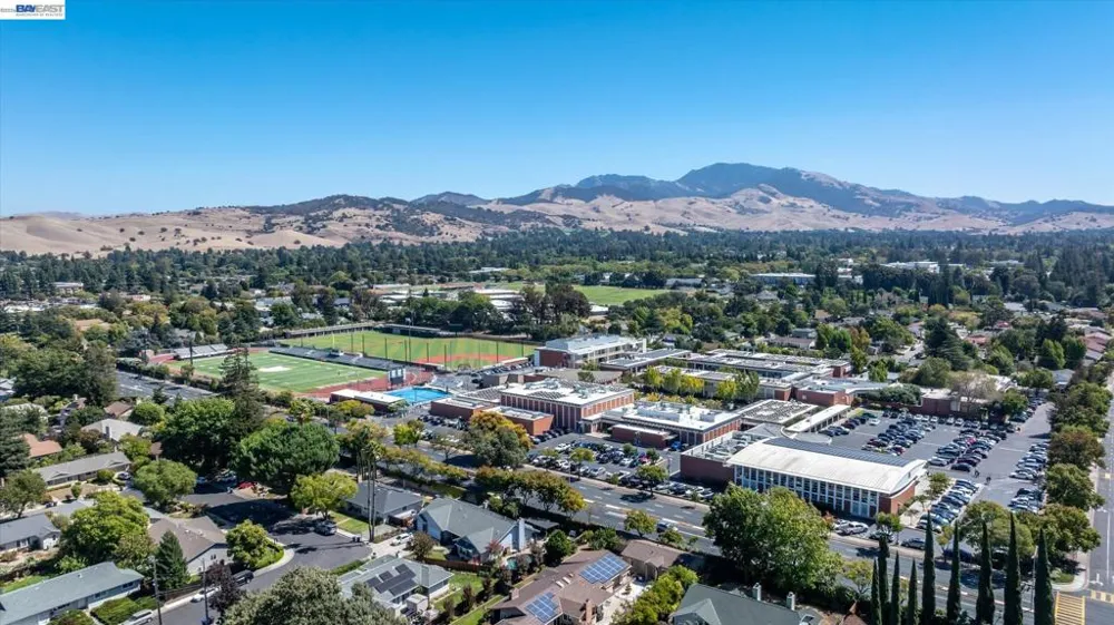 1740 Argonne Dr Concord, CA 94518