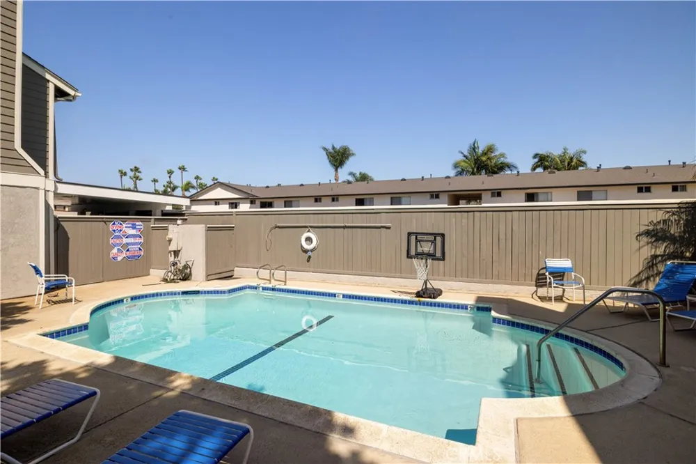 4892 Searidge Cir Huntington Beach, CA 92649