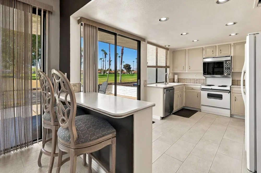 50 Avenida Las Palmas Rancho Mirage, CA 92270