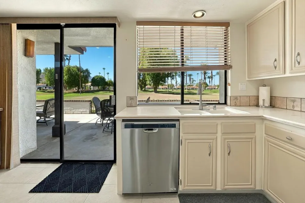 50 Avenida Las Palmas Rancho Mirage, CA 92270