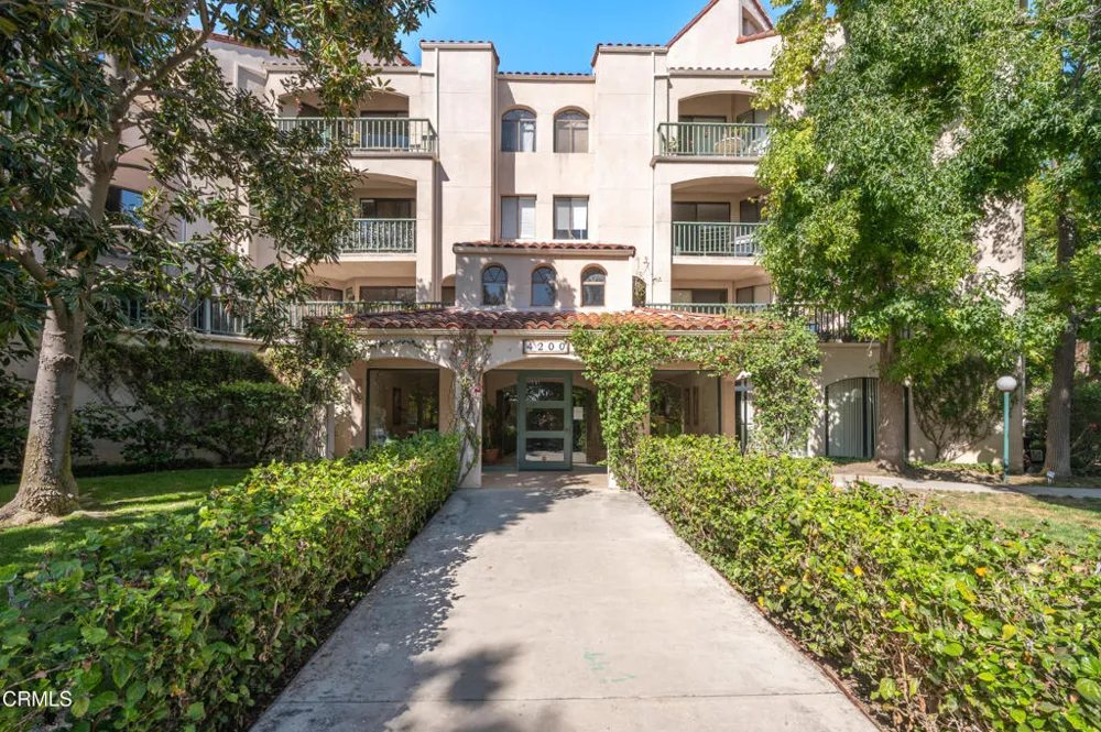 4200 Via Arbolada #123 Los Angeles, CA 90042