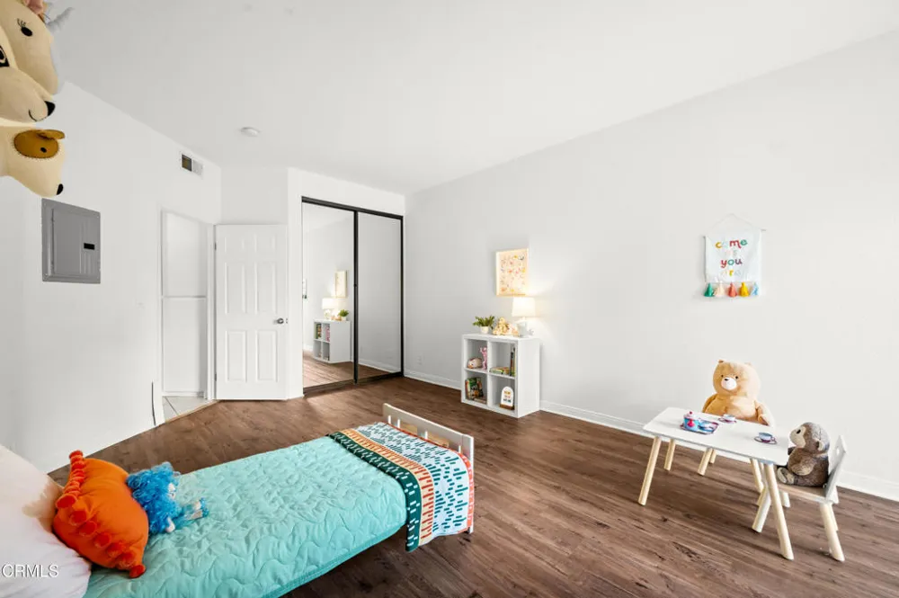 4200 Via Arbolada #123 Los Angeles, CA 90042