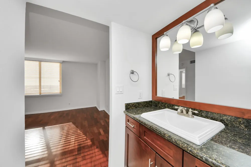 3525 Sage Road #1503 Houston, TX 77056